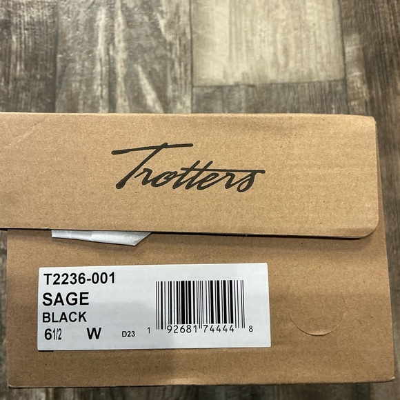 Trotter’s Elegant Black Women's Loafers Size 6.5 Wide - Picture 15 of 16